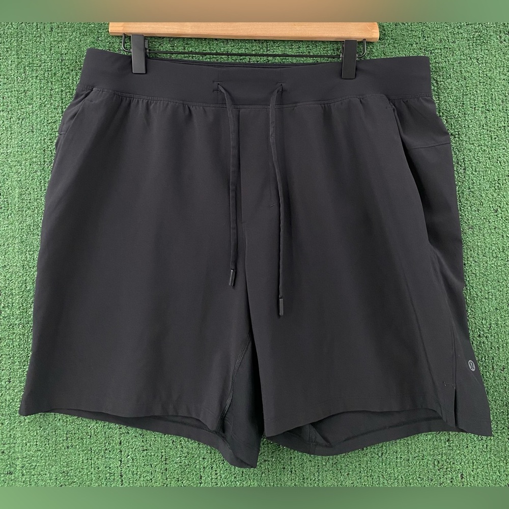 Lululemon T.H.E. Short Back Unlined Shorts Men’s Size XL